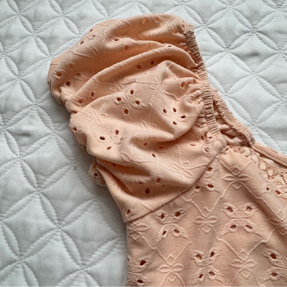 Pink Rose Peach Eyelet Puff Sleeve V-Neck Lace Trim Crop Top Size M - Picture 7 of 10